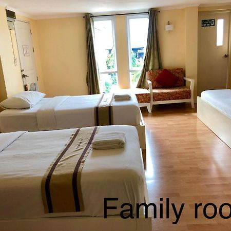 Triple Palms House Hotell Chiang Mai Exteriör bild