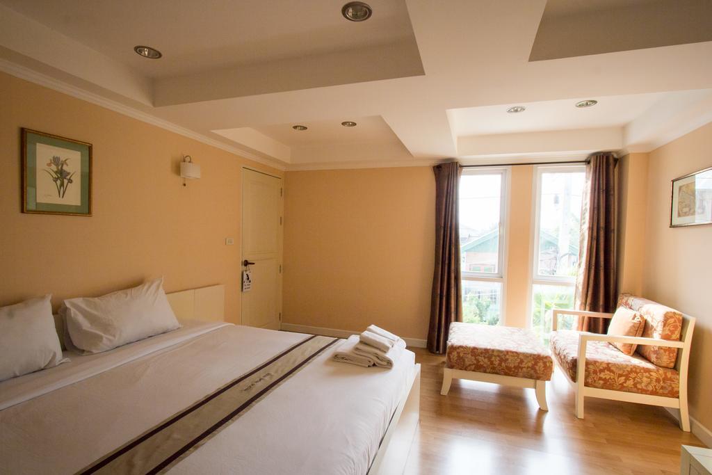 Triple Palms House Hotell Chiang Mai Exteriör bild