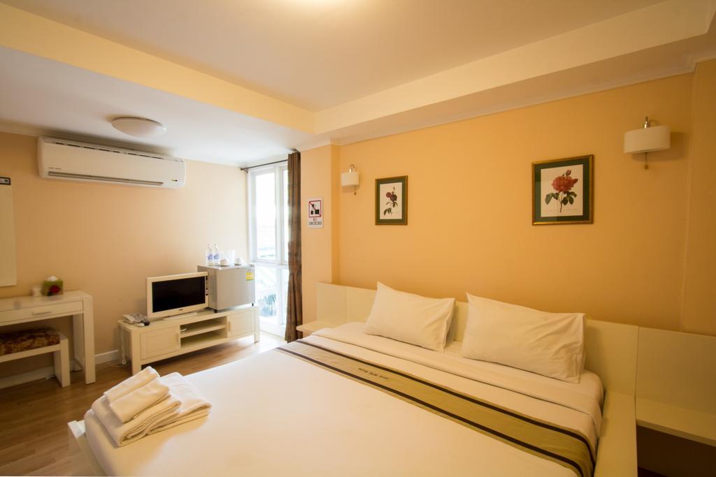 Triple Palms House Hotell Chiang Mai Exteriör bild