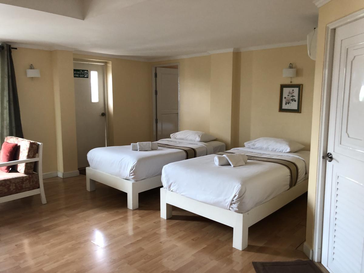 Triple Palms House Hotell Chiang Mai Exteriör bild